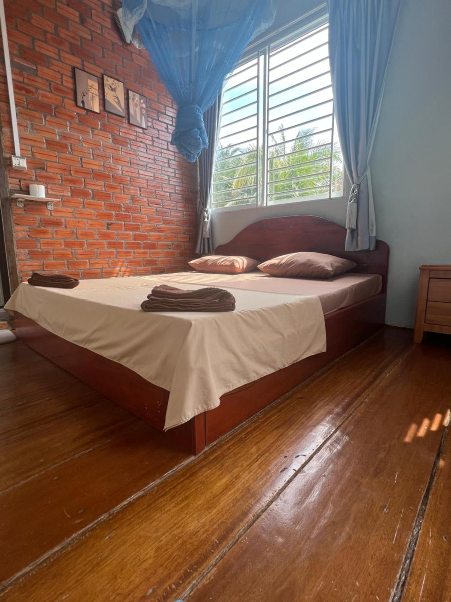 Ing Ing Guesthouse 코롱 산로엠 외부 사진