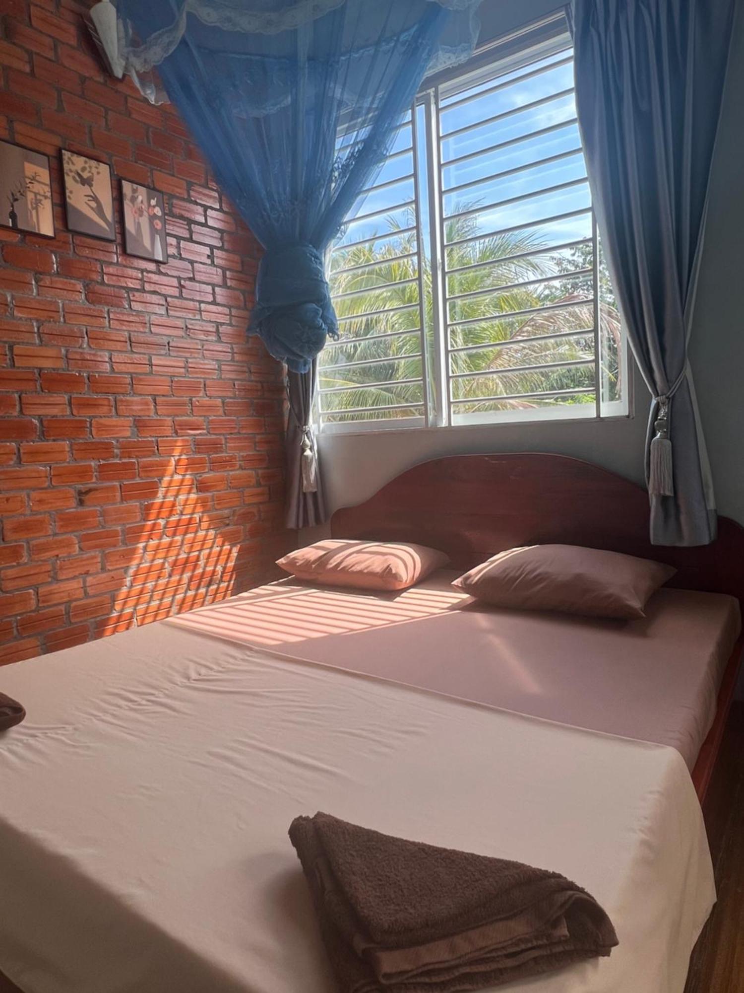 Ing Ing Guesthouse 코롱 산로엠 외부 사진