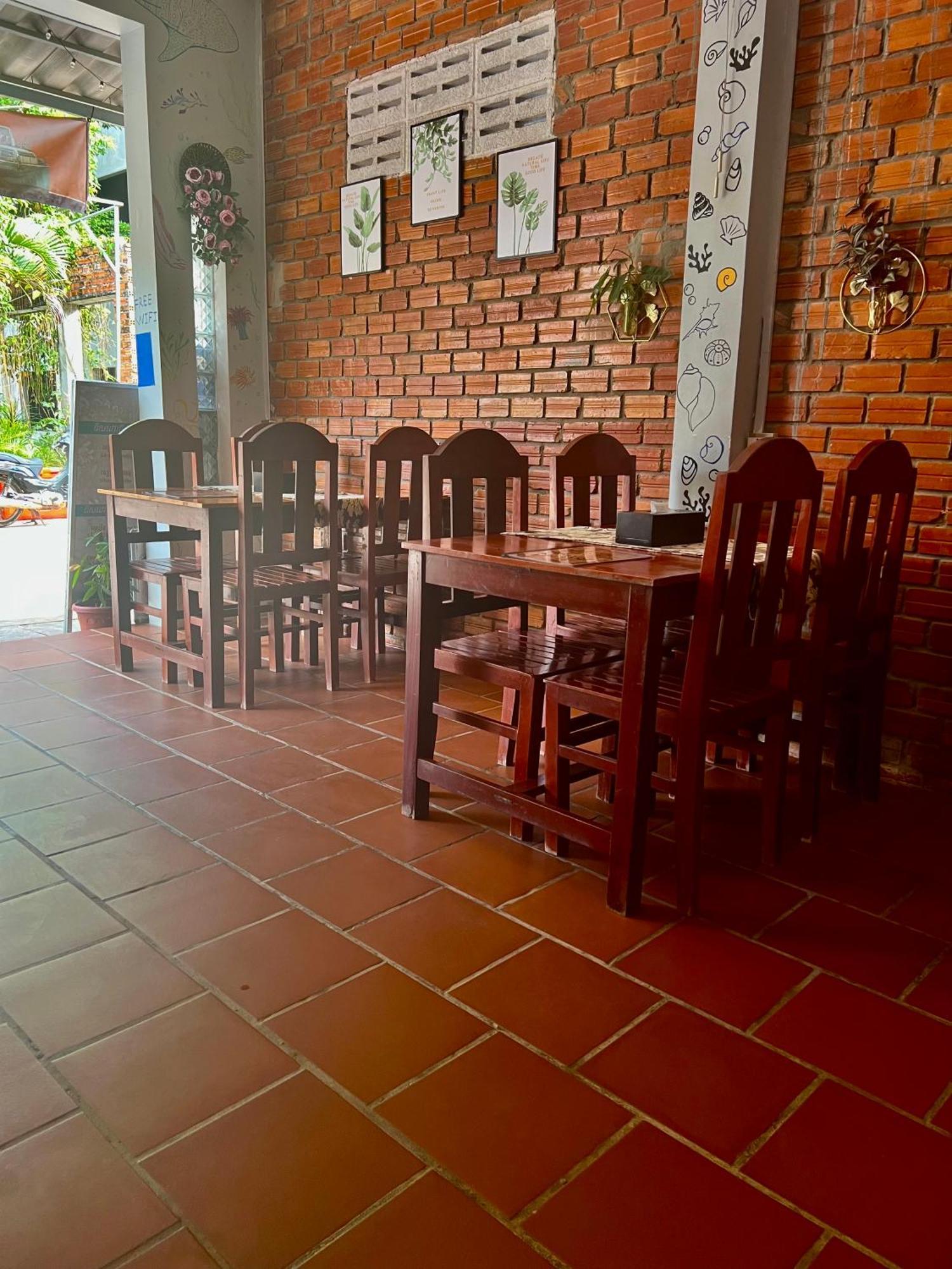 Ing Ing Guesthouse 코롱 산로엠 외부 사진