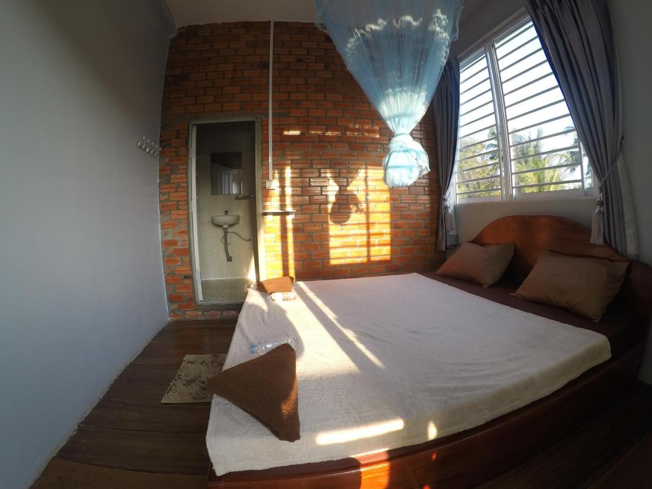 Ing Ing Guesthouse 코롱 산로엠 외부 사진